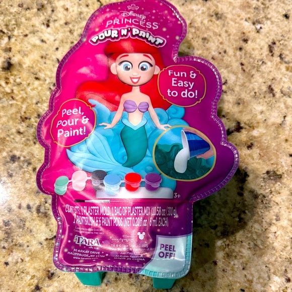 NEW Disney Princess Ariel Pour and Paint Set - Picture 1 of 1